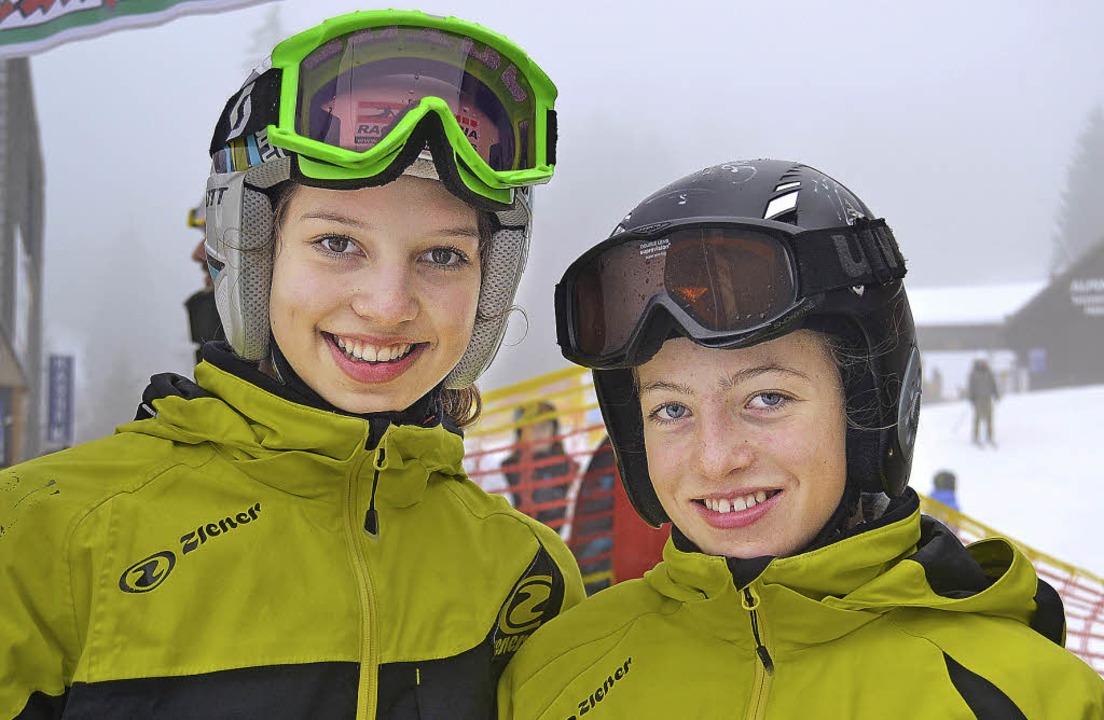 Lea Mai (links) wurde beim Riesenslalo...fnfte und zweitbeste U-14-Schlerin.   | Foto: Helmut Junkel