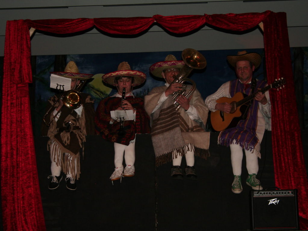 Ein paar Musiker von der Musikkapelle Kollnau spielten in der Mexikanischen Musikbox auf.