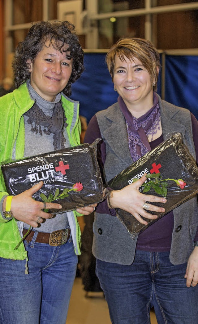 Prima, zur Picknickdecke gab es auch noch rote Rosen dazu.  | Foto: Chris Seifried