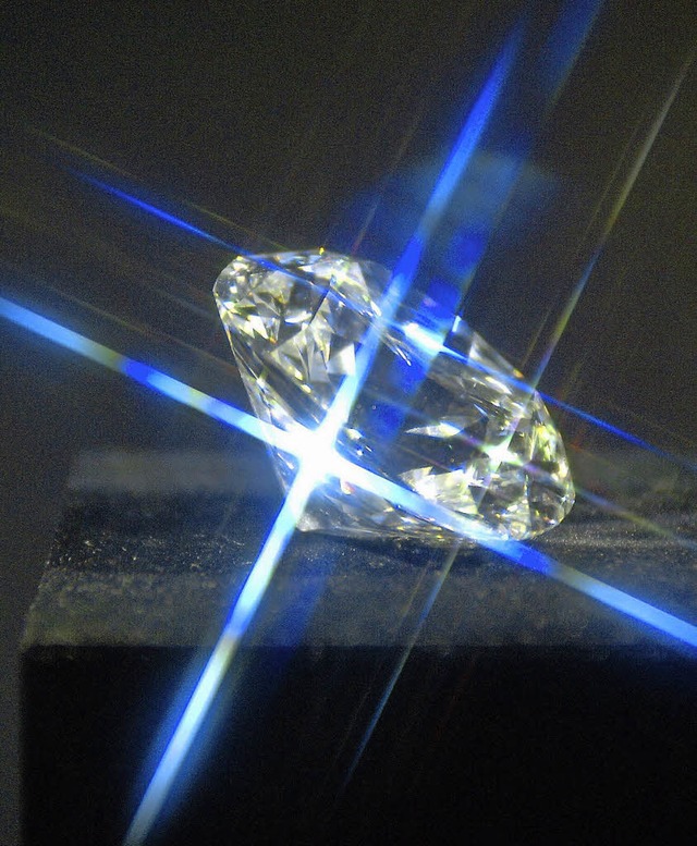 Bei der Baselworld 2011 wurden vier Diamanten entwendet.   | Foto: dpa