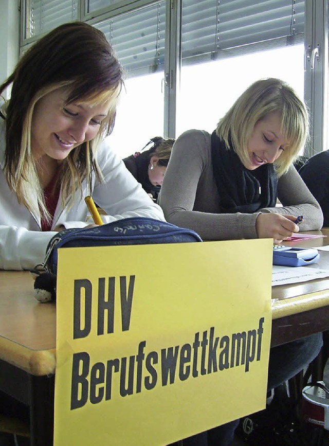 In den Kaufmnnischen Schulen in Emmen...tag der Berufswettkampf des DHV statt.  | Foto: DHV