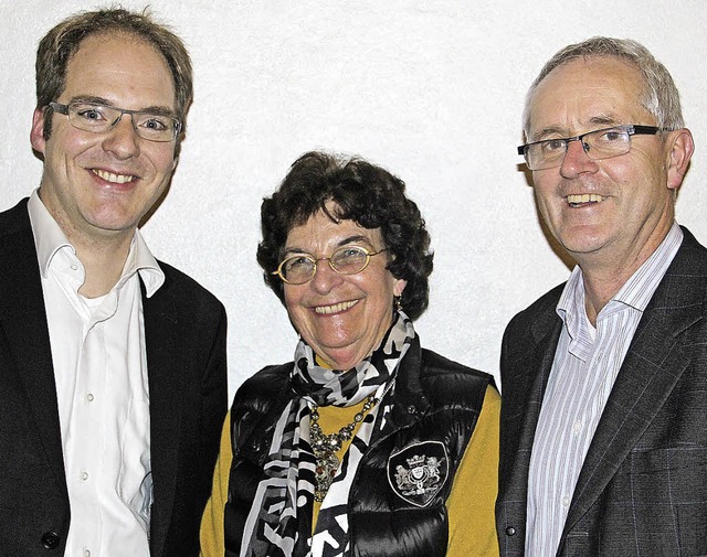 Fr  Lilian Lang, die ber 30 Jahre ei...m Vorsitzenden Bernd Frstos begrt.   | Foto: privat