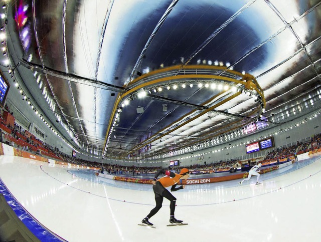 Auch wenn es beim Start im Eislauf-Tem... 10000-Meter-Distanz  Jorrit Bergsma.   | Foto: dpa