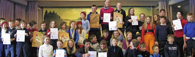 Die  besten Schulmannschaften des Land...hut werden im Bernauer Kurhaus geehrt.  | Foto: Ulrike Spiegelhalter