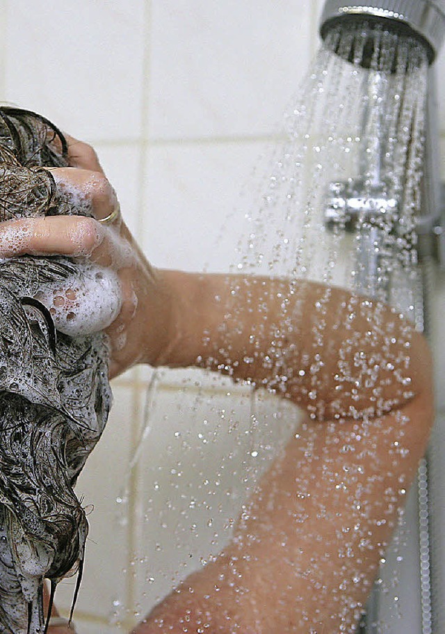 Duschen ohne Gefahr ist ab sofort in der Forchheimer Halle wieder mglich.   | Foto: DPA