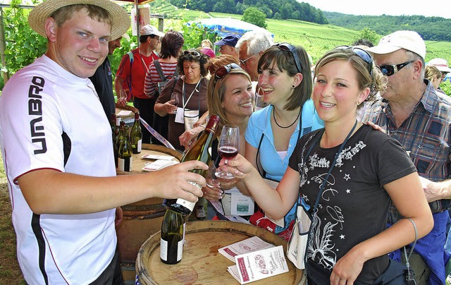 Die Weinwanderung gehrt zu den touris...Jahr nahmen 1800 Besucher daran teil.   | Foto: archiv:Benjamin Bohn