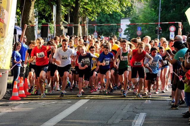 Schler Cup und Kids Run bei der Freiburger Laufnacht  | Foto: Thomas Kunz