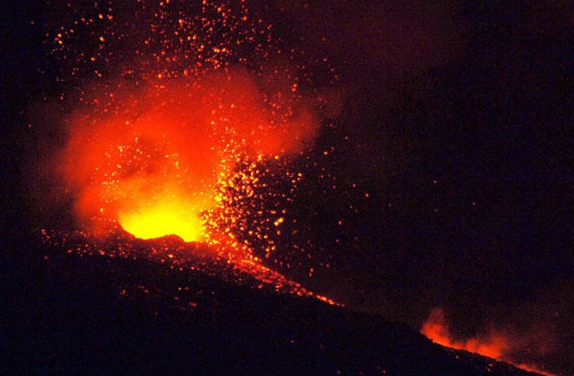 Vulkane sind eines der Wahrzeichen Islands.  | Foto: dpa