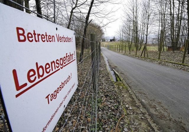 Mehrere Gebiete entlang der Steigstrae wurden nach dem Tagesbruch gesperrt.  | Foto: Siegfried Gollrad