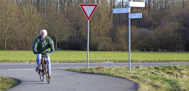 Um das Radwegenetz zu schlieen fehlt ...ahnbrcke March-Holzhausen (rechts ab)  | Foto: Pia Grttinger