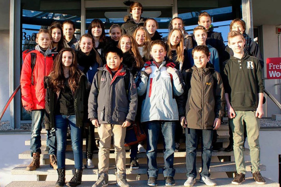 Die Klasse 8c des Wentzinger-Gymnasium Freiburg mit ihrer Lehrerin Andrea Kopp (Foto: bz) Die Klasse 8c des Wentzinger-Gymnasium Freiburg mit ihrer Lehrerin Andrea Kopp (Foto: bz)