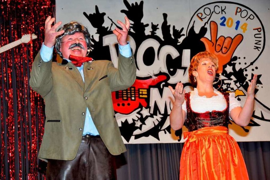 Hallenfasnet in Forchheim: Die Stars des Abends, „Marianne und Michael“ (Michael Futterer und Melanie Bohn). (Foto: Roland Vitt) Hallenfasnet in Forchheim: Die Stars des Abends, „Marianne und Michael“ (Michael Futterer und Melanie Bohn). (Foto: Roland Vitt)