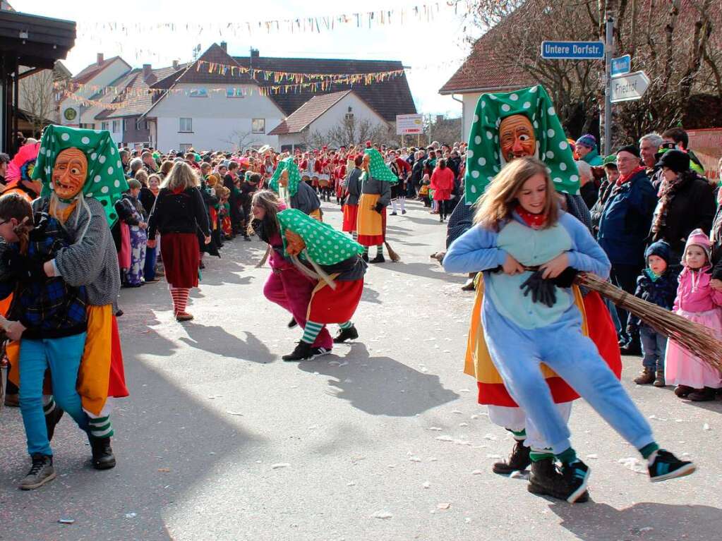 Der Fuhrmannstag zieht Tausende von Narren an.