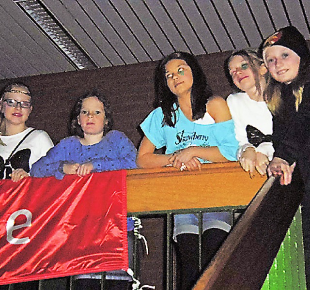 Die ersten Gste auf dem Festival, das...ag im Foyer der Schule organissierte.   | Foto: JENNERT