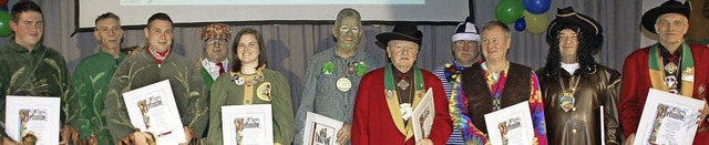 Treue Mitglieder ehrte die Narrenzunft...h Bttner und Prsident  Roland Ebner   | Foto:  Hildegard Siebold