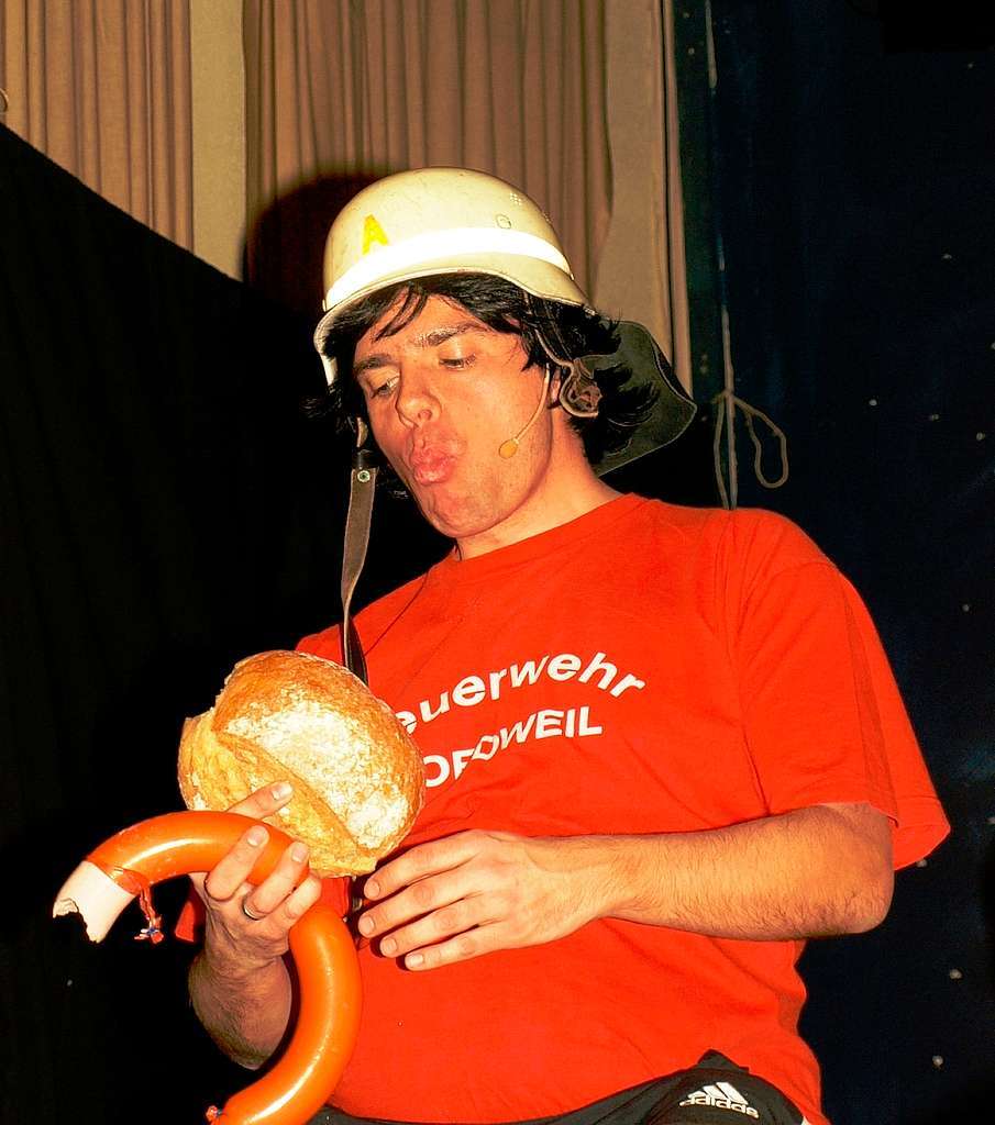 Seit fast 20 Jahren als Organisator und Akteur dabei: Sven Buchmüller - diesmal als Feuerwehrmann. Seit fast 20 Jahren als Organisator und Akteur dabei: Sven Buchmüller - diesmal als Feuerwehrmann.
