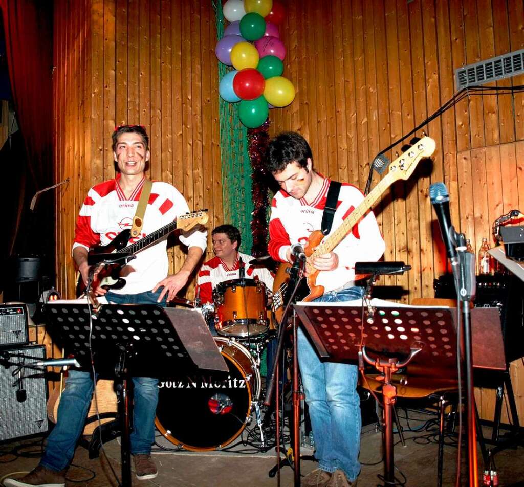 Bunter Abend des SV Nordweil in der Herrenberghalle: Seit Jahren sorgt sie für den guten Ton - die Liveband „Götz N' Moritz“. Bunter Abend des SV Nordweil in der Herrenberghalle: Seit Jahren sorgt sie für den guten Ton - die Liveband „Götz N' Moritz“.