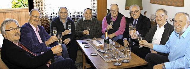 Vogtsburgs  Brgermeister Gabriel Schw...von rechts)  zu seinem 75. Geburtstag.  | Foto: herbert trogus