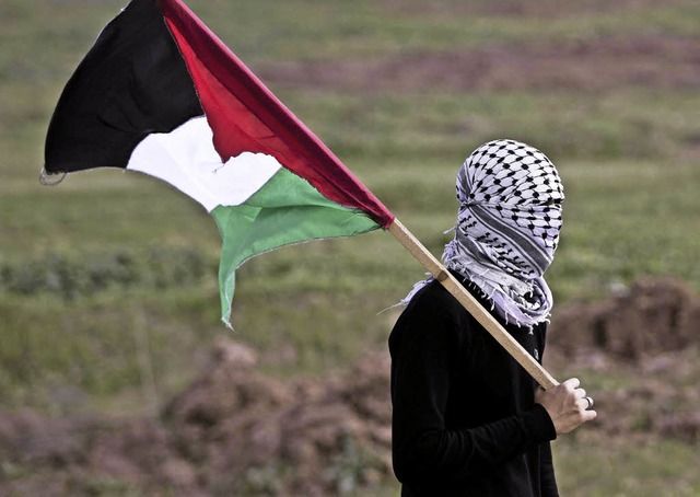Whrend Deutsche und Israelis miteinan...nenser gegen die israelische Politik.   | Foto: AFP