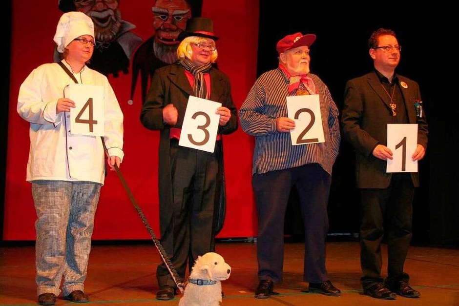 Der Wahlkampf 2014. Zur Wahl standen diese vier Kandidaten (von links): Sunneferdi, Dr. Dr Fliegenmark, Coach und der Amtsinhaber. (Foto: Karin Heiß) Der Wahlkampf 2014. Zur Wahl standen diese vier Kandidaten (von links): Sunneferdi, Dr. Dr Fliegenmark, Coach und der Amtsinhaber. (Foto: Karin Heiß)