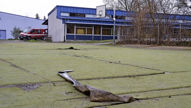 Weder fr Schulsport noch zum Spielen ...d: das Spielfeld in der Wintererstrae  | Foto: Fischer