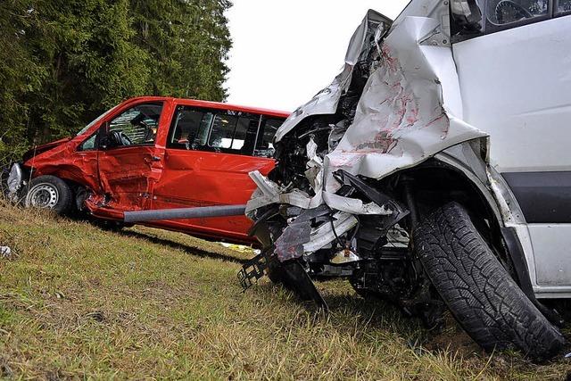 Drei Schwerverletzte auf der B 31