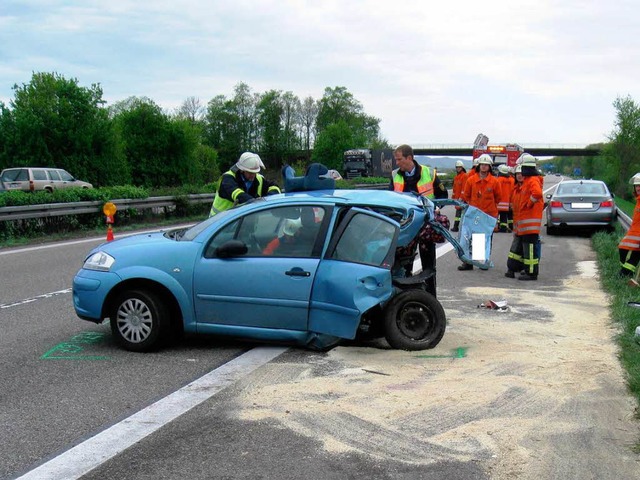 In diesem Kleinwagen starben bei dem s...n Unfall im April 2012 drei Menschen.   | Foto: archivfoto: polizei