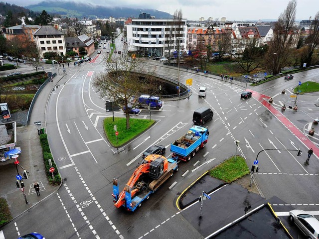 Damit die neue Stadtbahn drber fahren...cke abgerissen und neu gebaut werden.  | Foto: Thomas Kunz