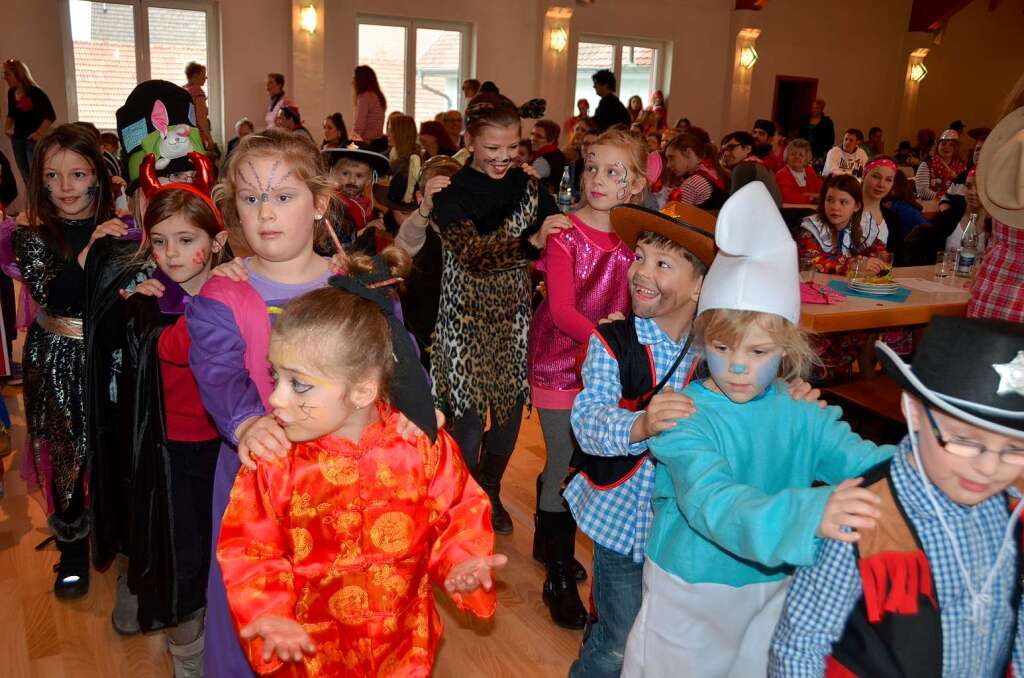 Kinderfasnet in Endingen: In ganz tollen Kostmen und Masken kamen die Kinder  zur Kinderfasnets-Party.