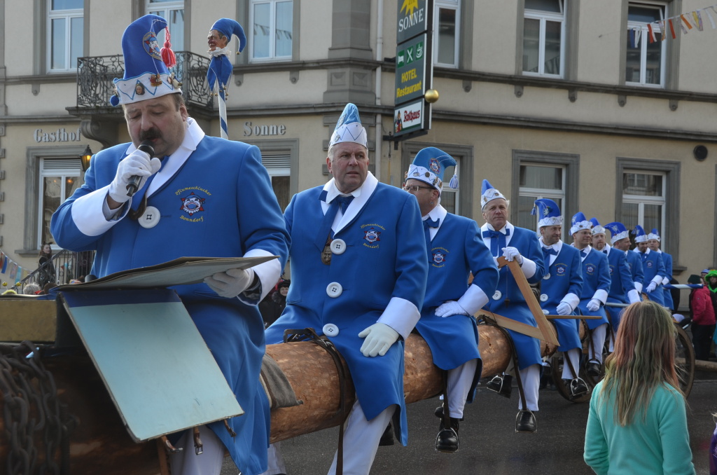 Narrenvater Clemens Podeswa fordert die bergabe der Regierungsgeschfte.