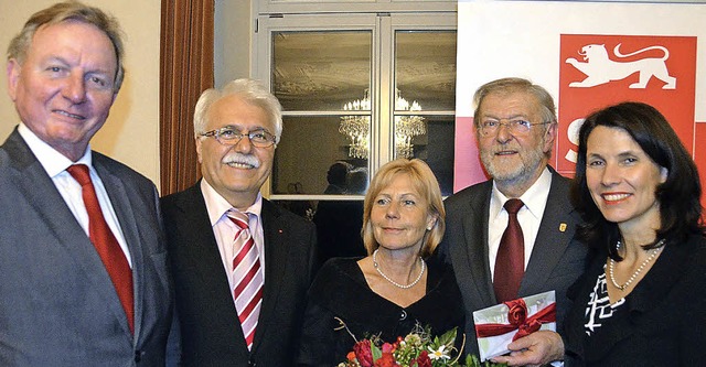 Der Vorsitzende der SPD-Landtagsfrakti...essen Lebensgefhrtin Uschi Lienhard.   | Foto: Axel Kremp