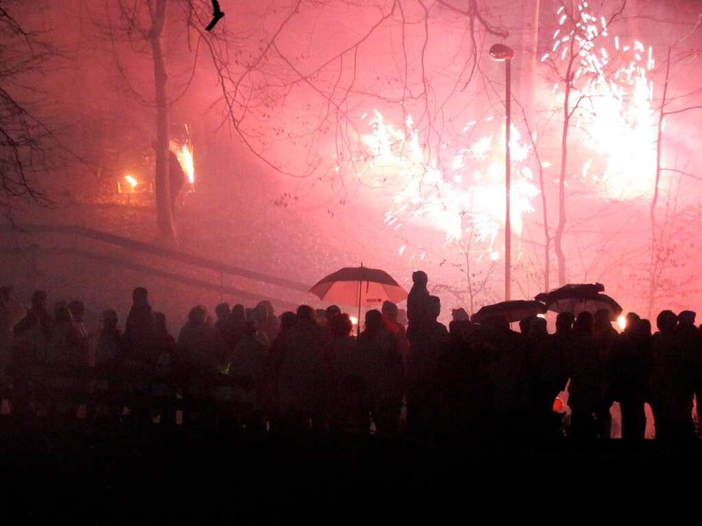 Feuerwerk beim Feuerteufelrufen am Waldspielplatz Kollnau.