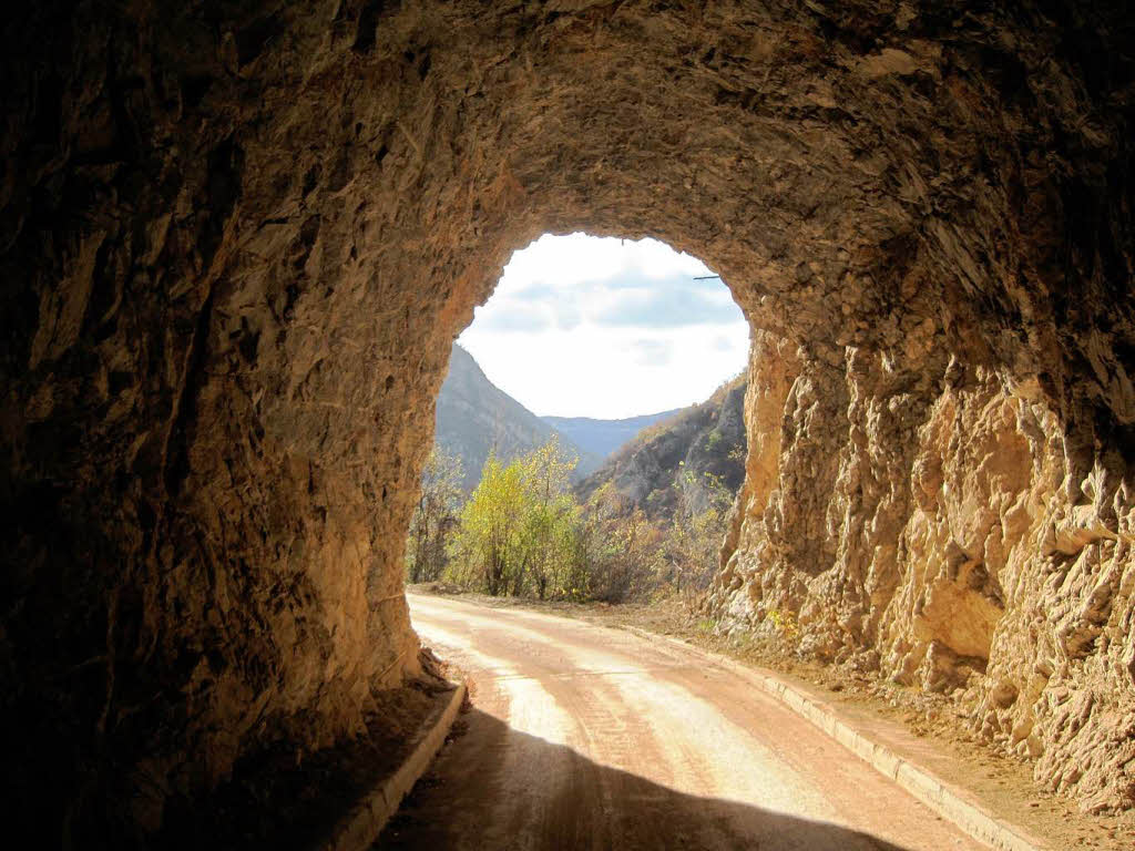 Tunnel beim Drina-Stausee in Bosnien