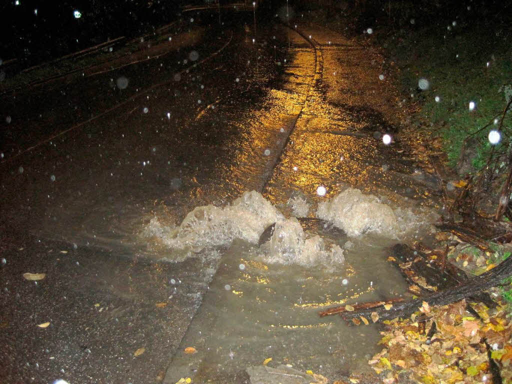 Regen in Skopje, die Kanalisation luft ber.