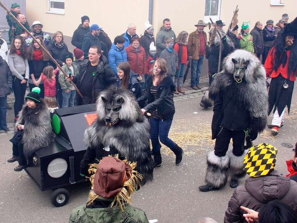 Die Hlle war wieder los in Wettelbrunn: Mehr als 1200 Hstrger aus 59 Gruppen und 12 Motivwgen machten das Dorf unsicher.