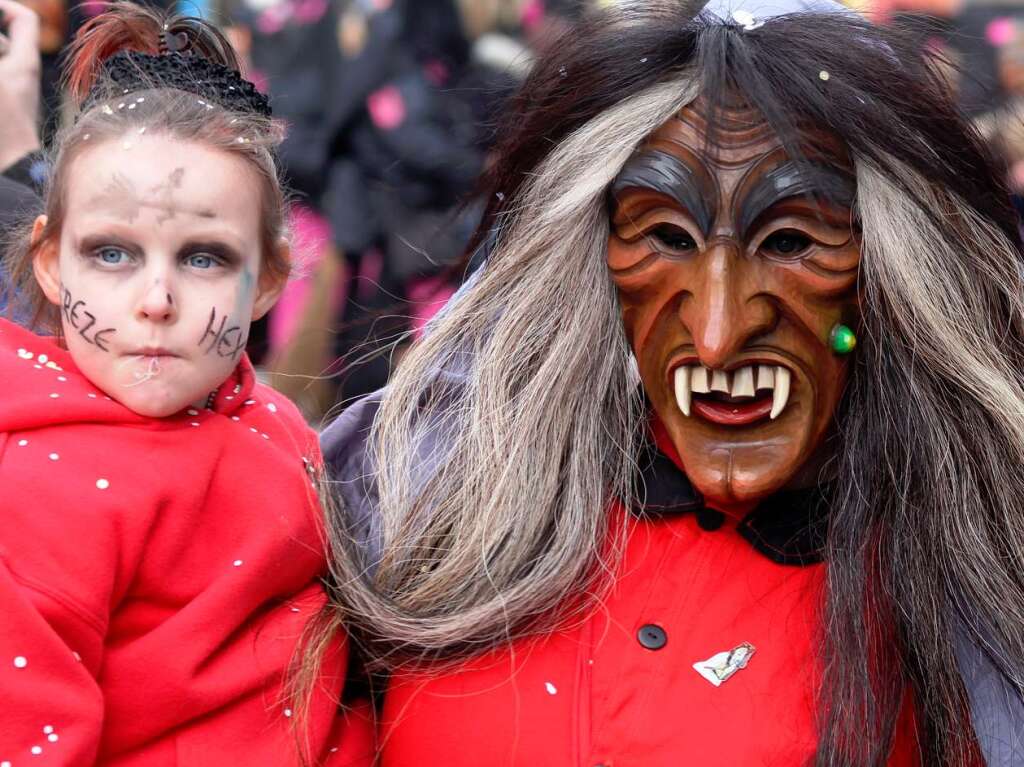 Buntes Treiben in der Kurstadt: der Bad Krozinger Fasnet-Umzug 2014