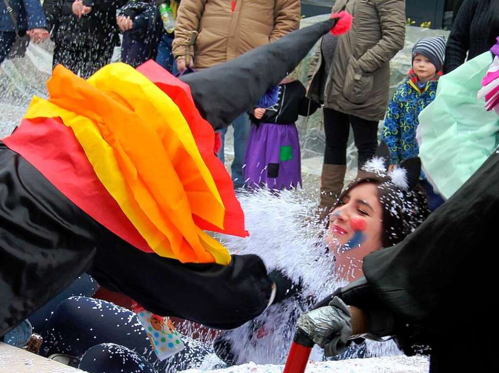 Buntes Treiben in der Kurstadt: der Bad Krozinger Fasnet-Umzug 2014