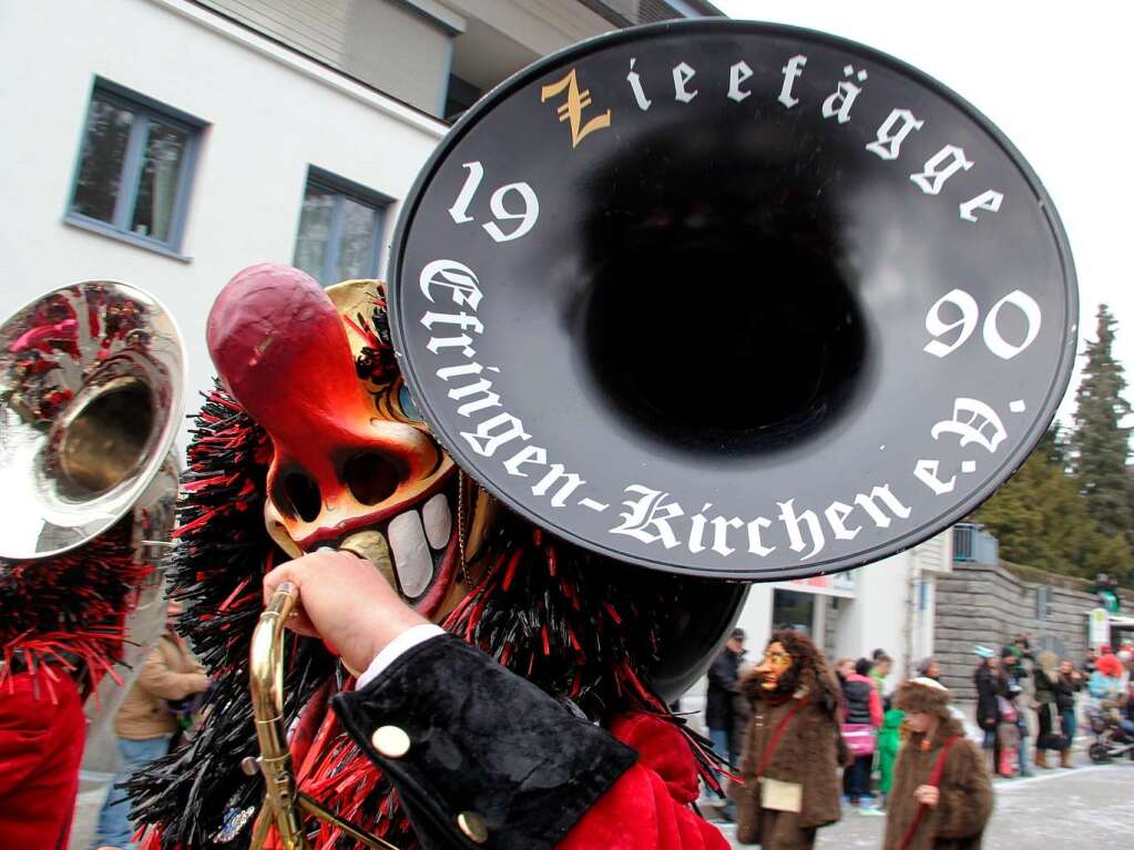 Buntes Treiben in der Kurstadt: der Bad Krozinger Fasnet-Umzug 2014