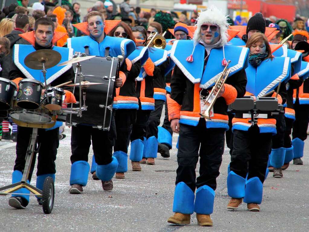 Buntes Treiben in der Kurstadt: der Bad Krozinger Fasnet-Umzug 2014