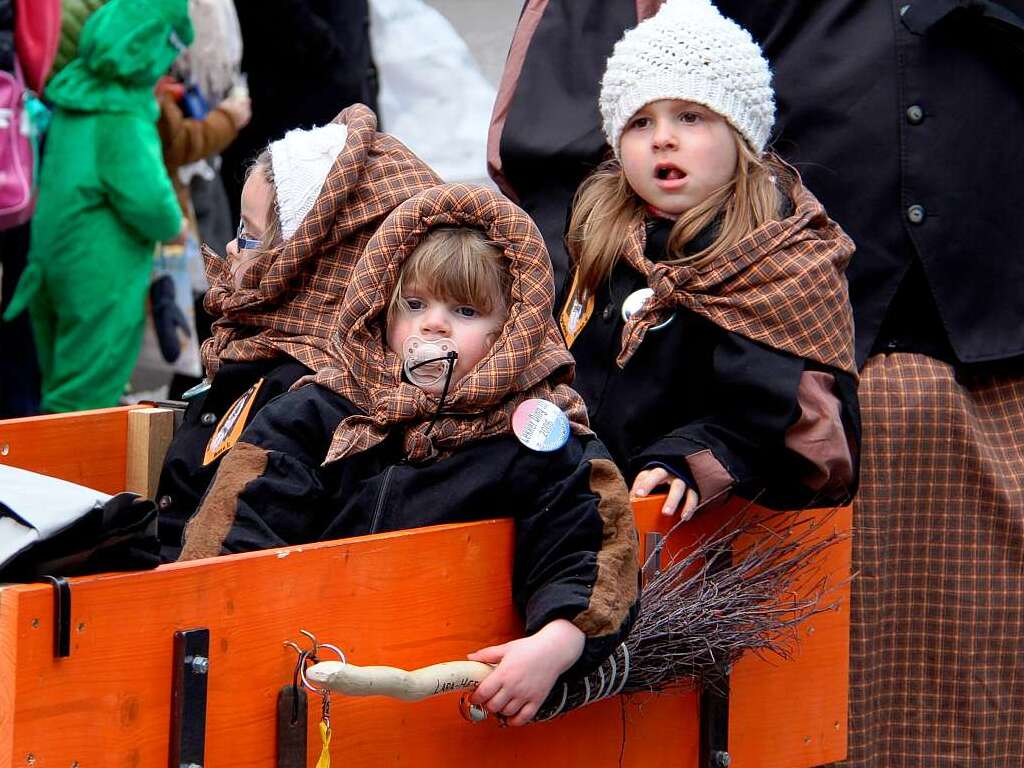 Buntes Treiben in der Kurstadt: der Bad Krozinger Fasnet-Umzug 2014