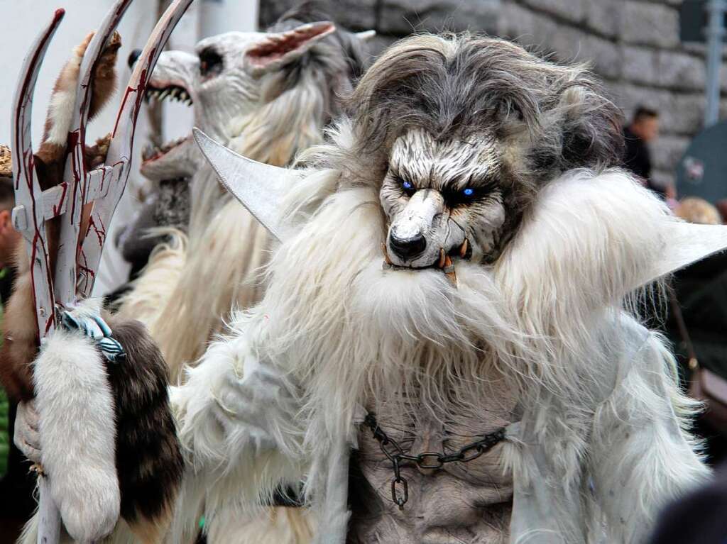 Buntes Treiben in der Kurstadt: der Bad Krozinger Fasnet-Umzug 2014