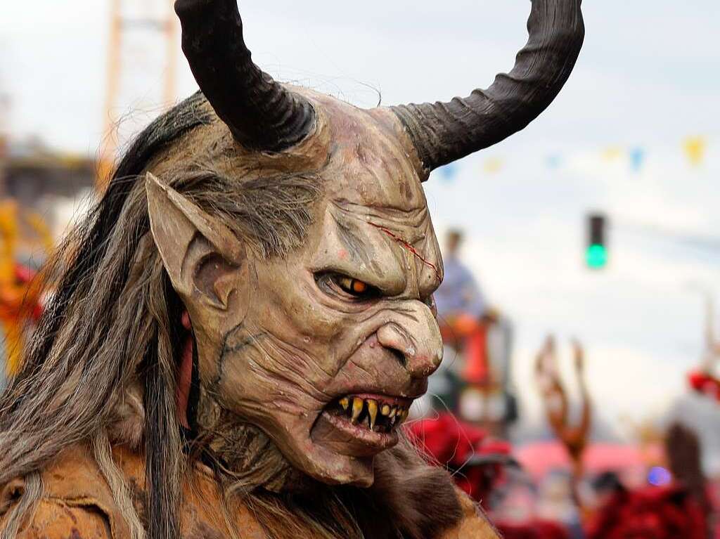 Buntes Treiben in der Kurstadt: der Bad Krozinger Fasnet-Umzug 2014