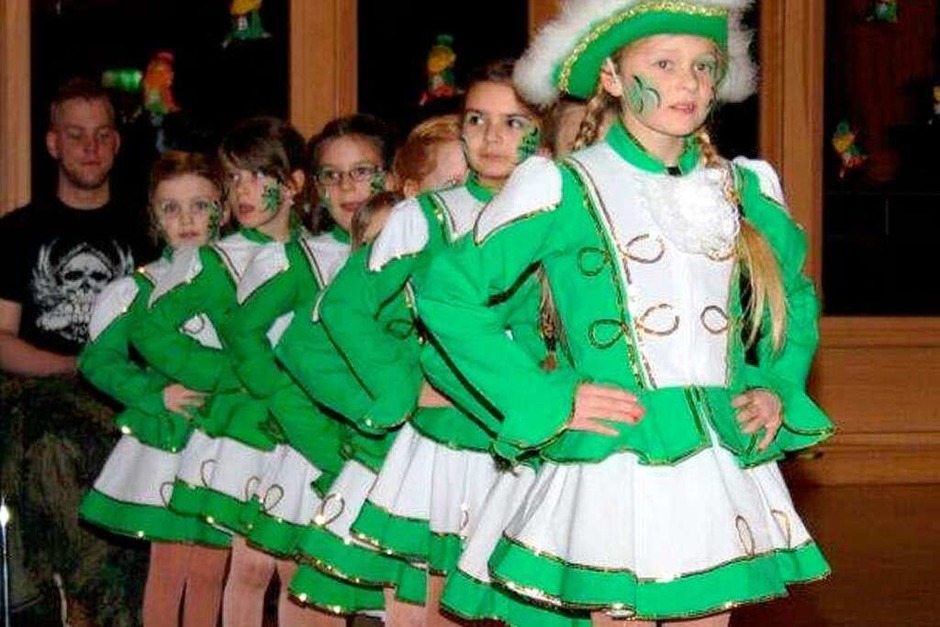 Die Schottenröcke dominierten in der Wehratalhalle beim Todtmooser Zunftabend unter dem Motto "Irisch-Schottisch". Nicht nur mit der Verpflichtung der Celtic-Rockband "Garden Of Delight" gelang der Narrenzunft ein Spagat, der gut ankam. Die Schottenröcke dominierten in der Wehratalhalle beim Todtmooser Zunftabend unter dem Motto "Irisch-Schottisch". Nicht nur mit der Verpflichtung der Celtic-Rockband "Garden Of Delight" gelang der Narrenzunft ein Spagat, der gut ankam.