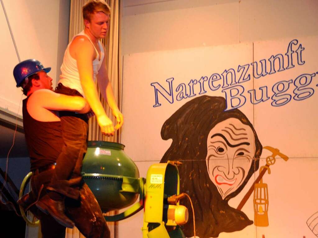 Die 60. Bhnenfasnacht der Bugginger Narrenzunft Die Gesalzenen in der ausverkauften Festhalle in Buggingen.