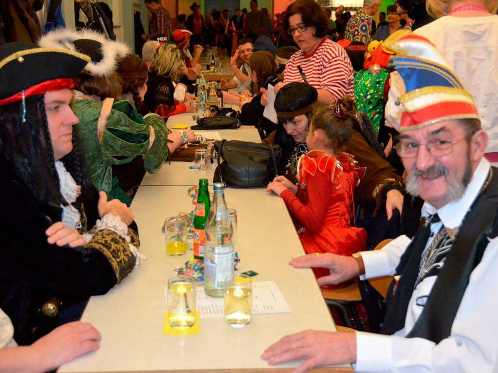 Die 60. Bhnenfasnacht der Bugginger Narrenzunft Die Gesalzenen in der ausverkauften Festhalle in Buggingen.