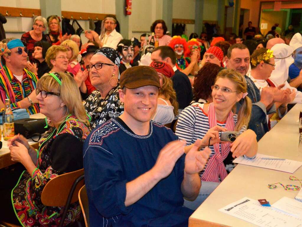 Die 60. Bhnenfasnacht der Bugginger Narrenzunft Die Gesalzenen in der ausverkauften Festhalle in Buggingen.