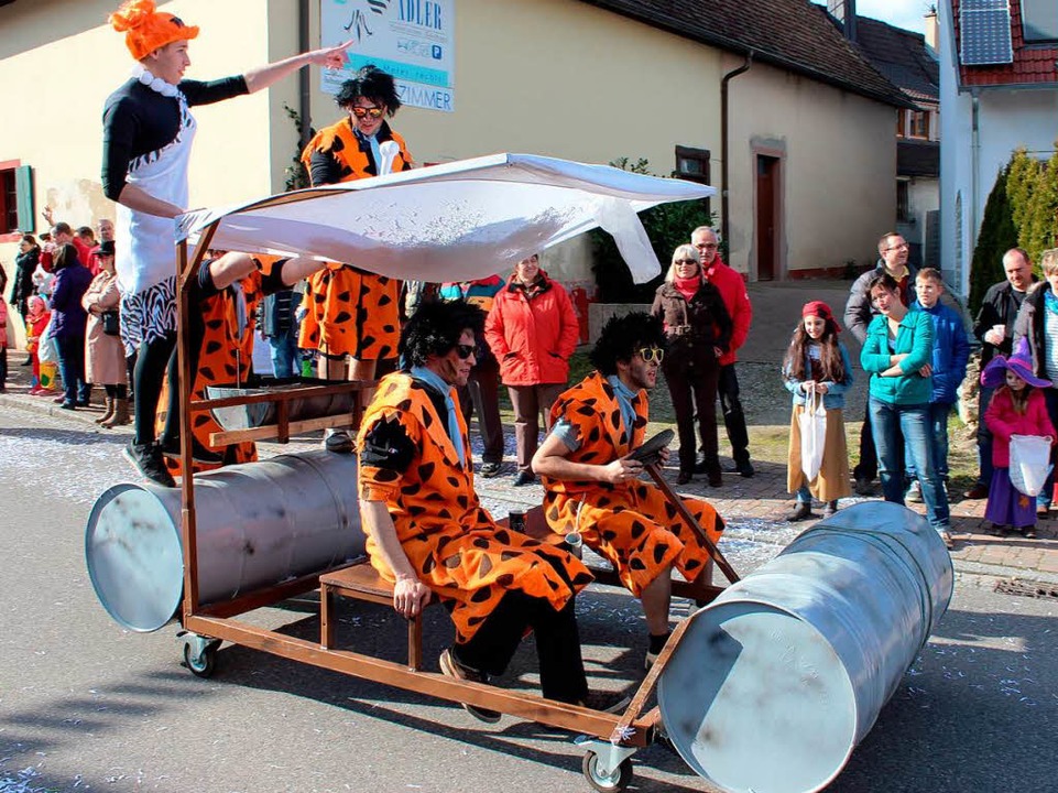 Die Steinzeit rollt an: Fred Feurestein mit Familie  | Foto: Mario Schneberg