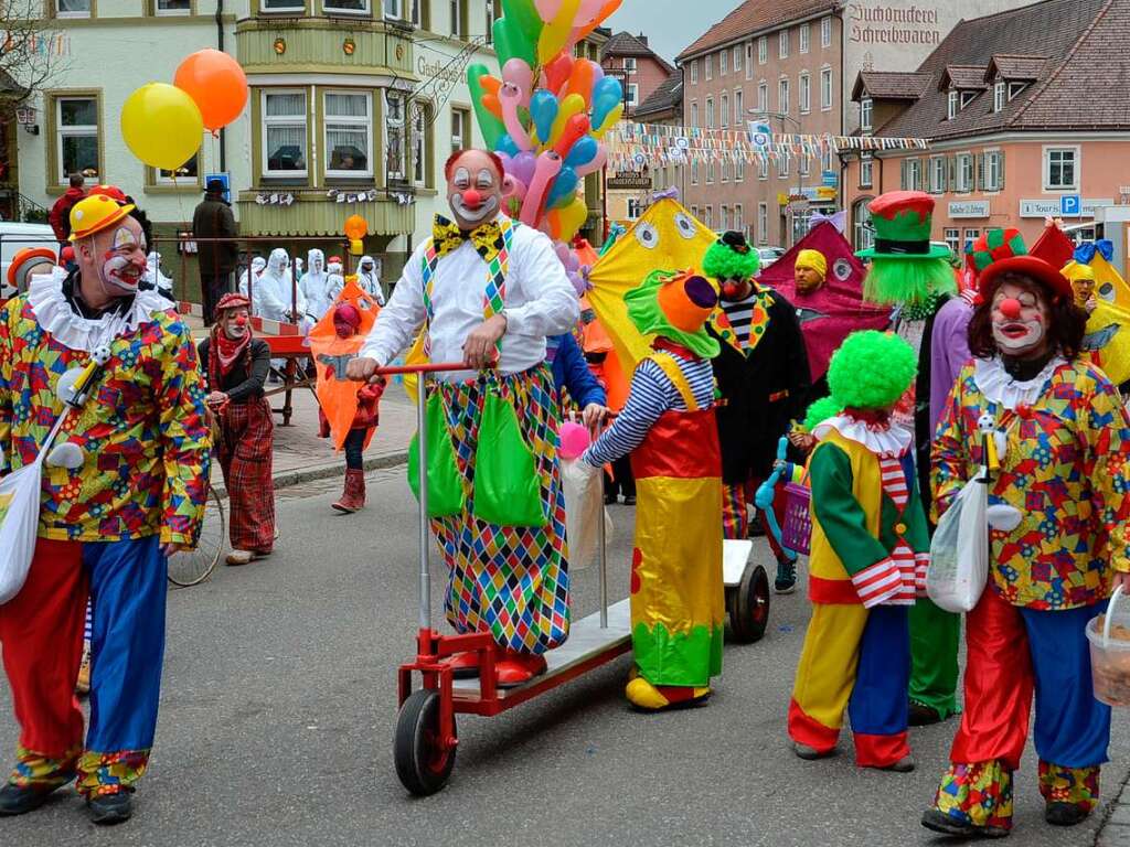 Viel Fantasie und Kreativitt bewiesen die nrrischen Gruppen beim Kinderumzug. Auch die Zuschauer hatten ihren Spa.