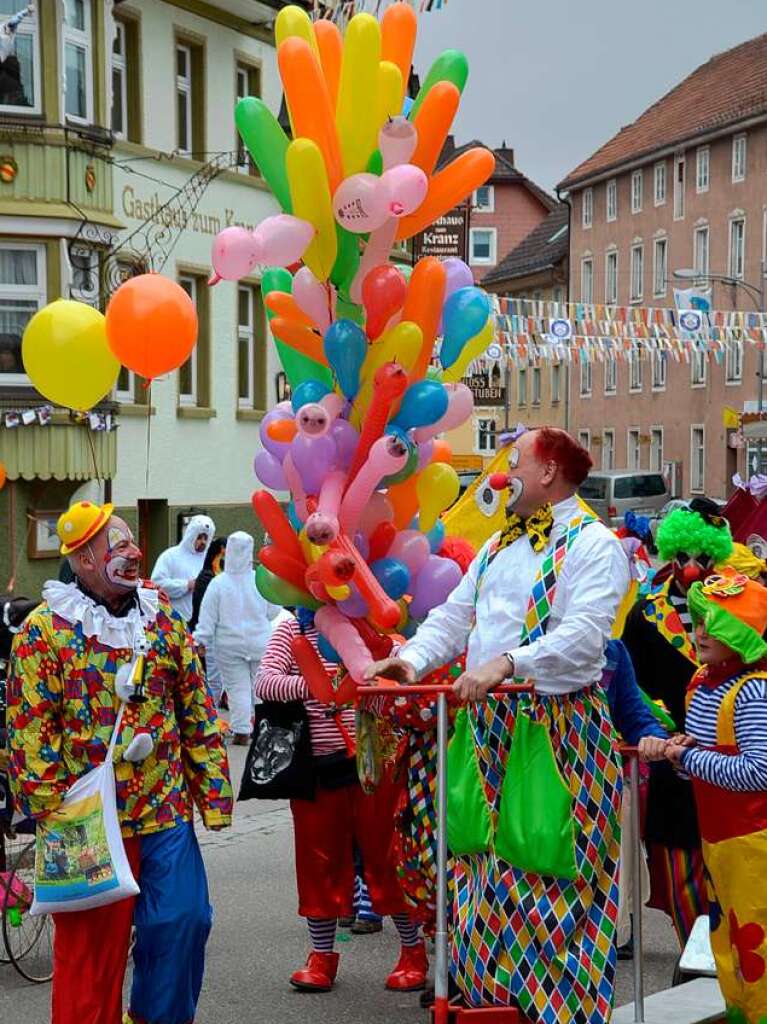 Viel Fantasie und Kreativitt bewiesen die nrrischen Gruppen beim Kinderumzug. Auch die Zuschauer hatten ihren Spa.