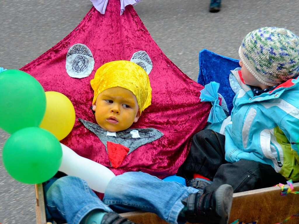 Viel Fantasie und Kreativitt bewiesen die nrrischen Gruppen beim Kinderumzug. Auch die Zuschauer hatten ihren Spa.